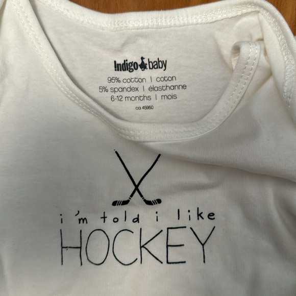 New with tag onesie for the smallest hockey fan - Picture 2 of 3
